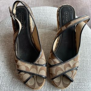 Coach Kara Brown Logo Espadrilles Wedge Sandals A3552 Size 8B Classic Versatile